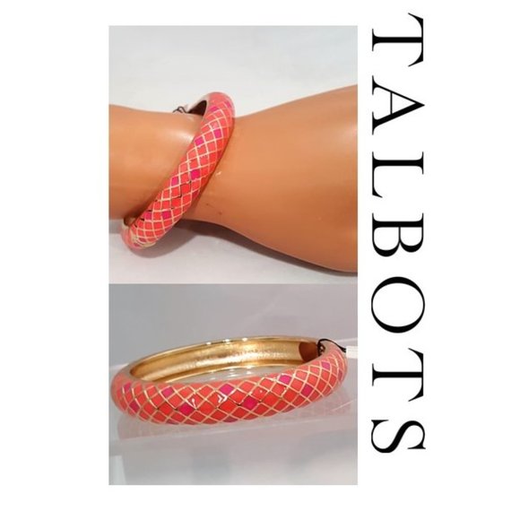FP SALE **TALBOTS GOLD PLATED PINK HINGED BANGLE BRACELET - Picture 4 of 7